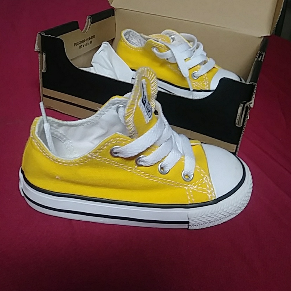 Converse all-stars.....Rare lemon low top